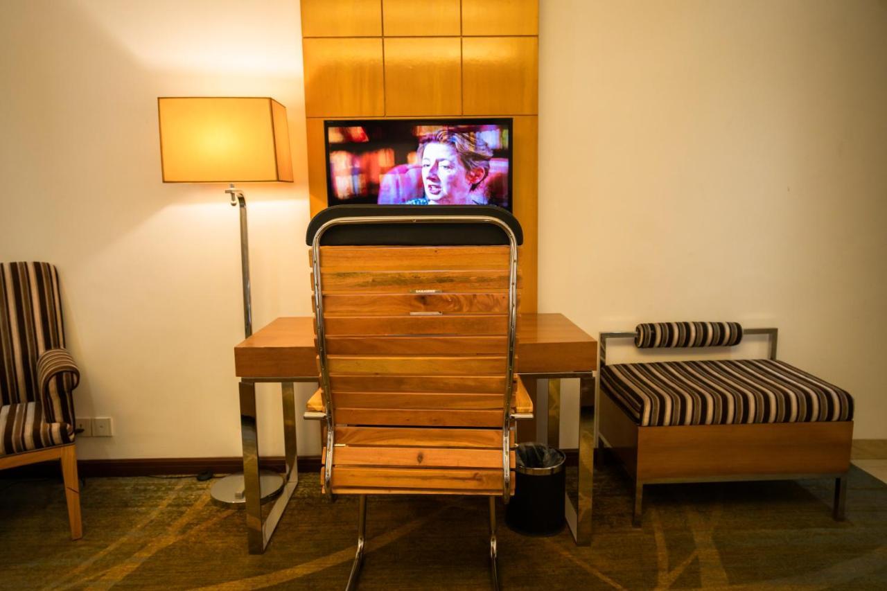 Hotel Bengal Canary Park Дакка Экстерьер фото