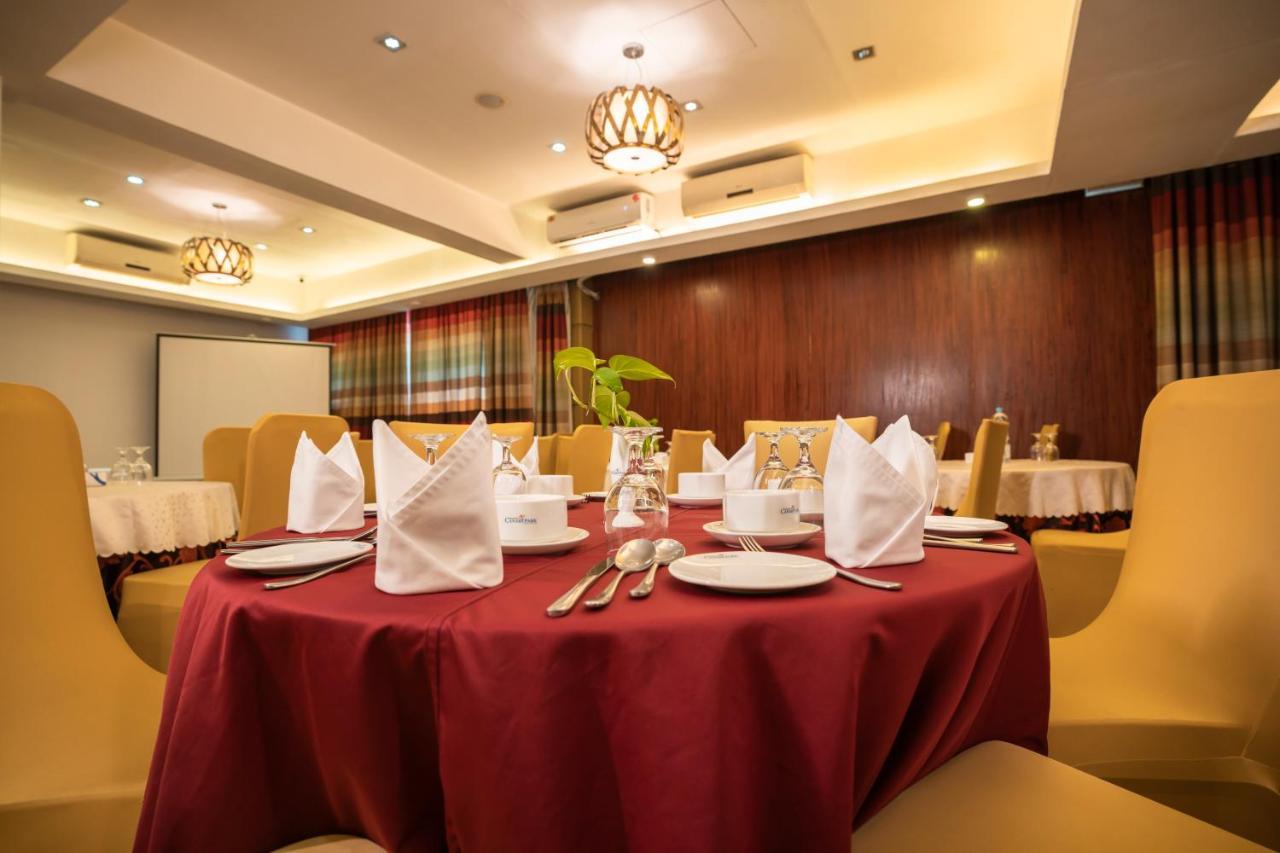 Hotel Bengal Canary Park Дакка Экстерьер фото