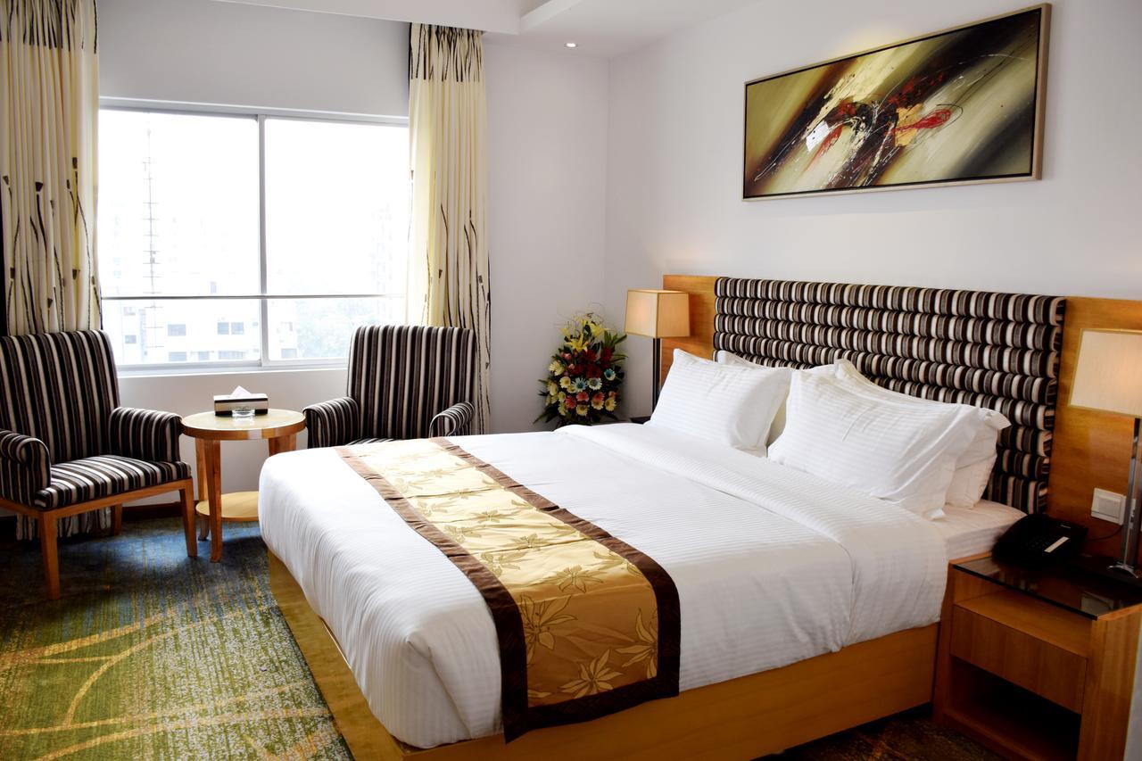 Hotel Bengal Canary Park Дакка Экстерьер фото